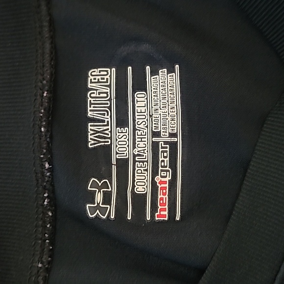 Under Armour boy's Black T-Shirt size XL - Picture 5 of 5